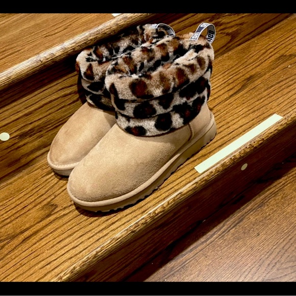 Ugg Boots - Picture 1 of 3